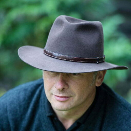 Akubra angler