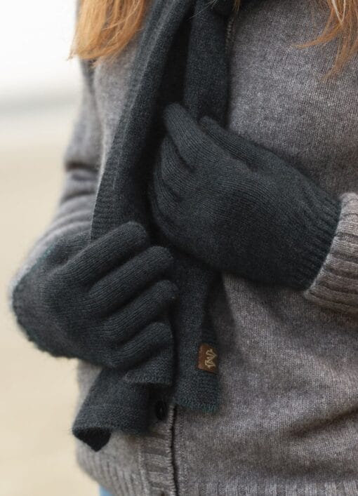 Noble Wilde gloves charcoal