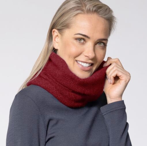 Noble Wilde Moss Stitch Neck Warmer Sangria