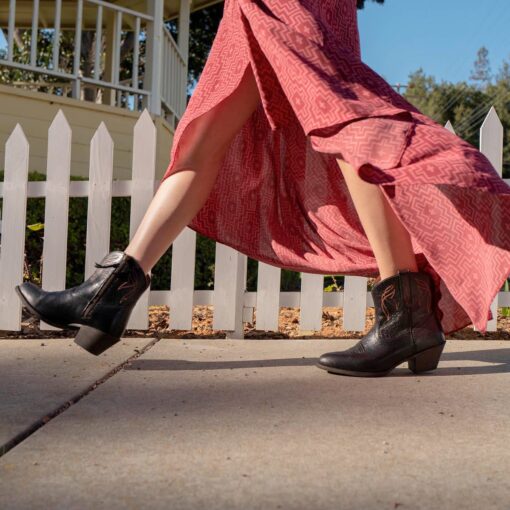Ariat Ladies Darlin Western Boots in Old Black lifestyle 10017325