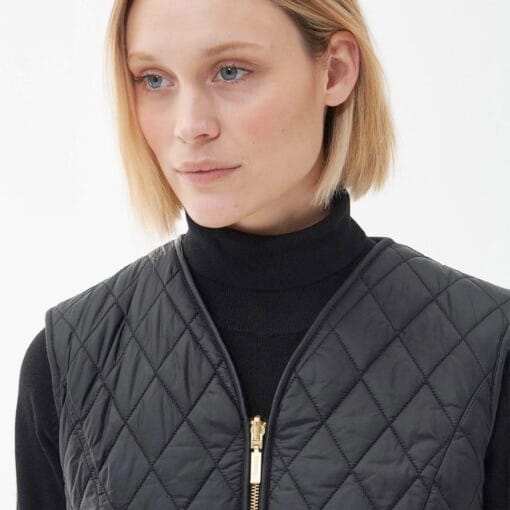 Barbour Markenfield Liner in Black front detail LLI0013BK11
