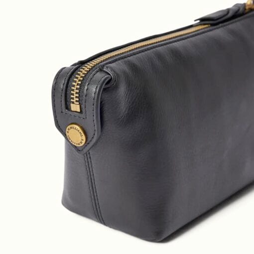 R M Williams Lorne Small Cosmetic Case in Black CHS0ETL020100 detail