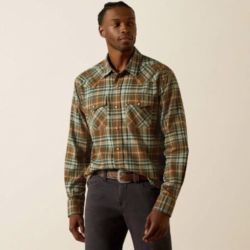 Ariat Henry Retro Fit Shirt in Dark Green front 10062220